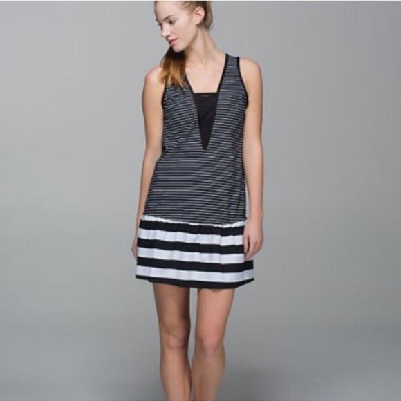 Lululemon Lulu Black White Striped Sleeveless Both Ways Reversible Dress Size 12 - Picture 1 of 10